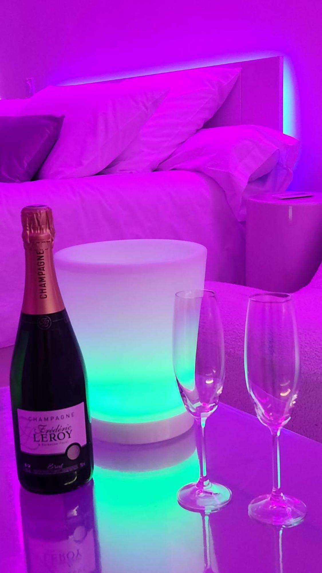 Love Room A 30 Mn Des Plages Et De Vannes Questembert Eksteriør bilde